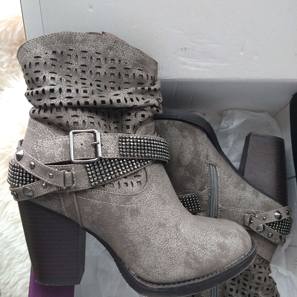 👢Lane Bryant 8W Zinc Gray Faux Suede Boots 👢